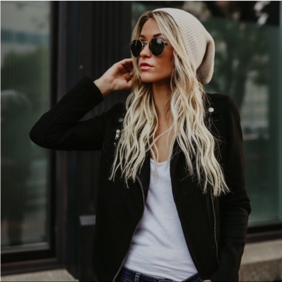 Last 1 New Soft Cozy Chic Slouchy Knit Hat - Picture 4 of 8